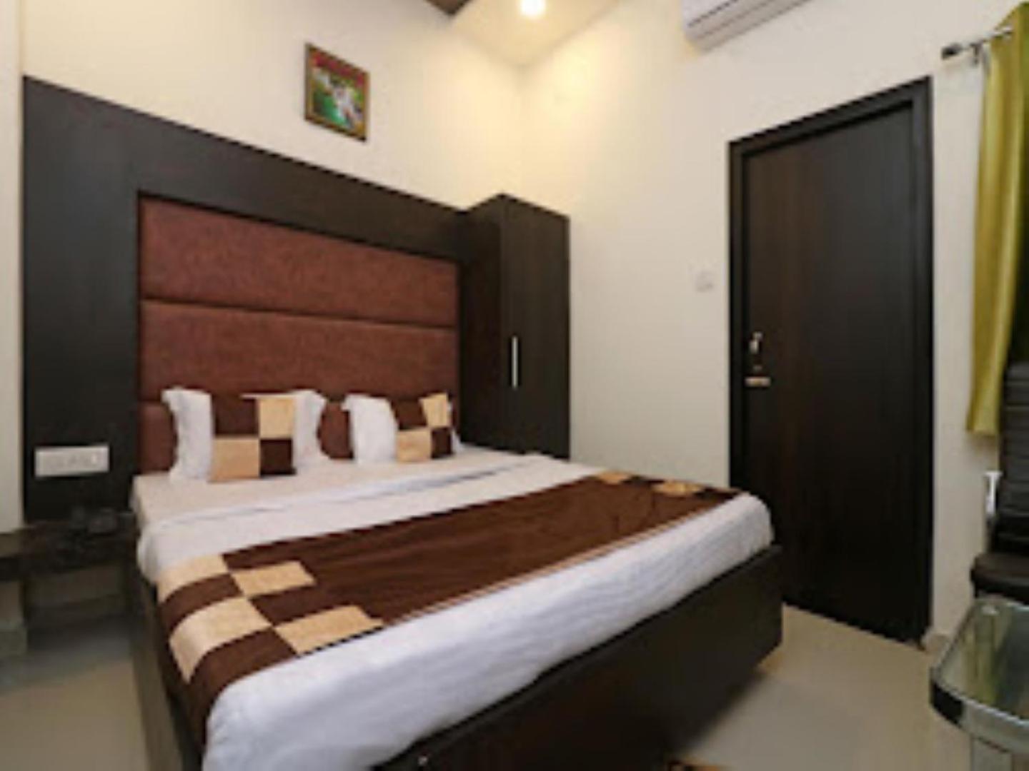 The Gagan Plaza Hotel Kanpur Exteriör bild