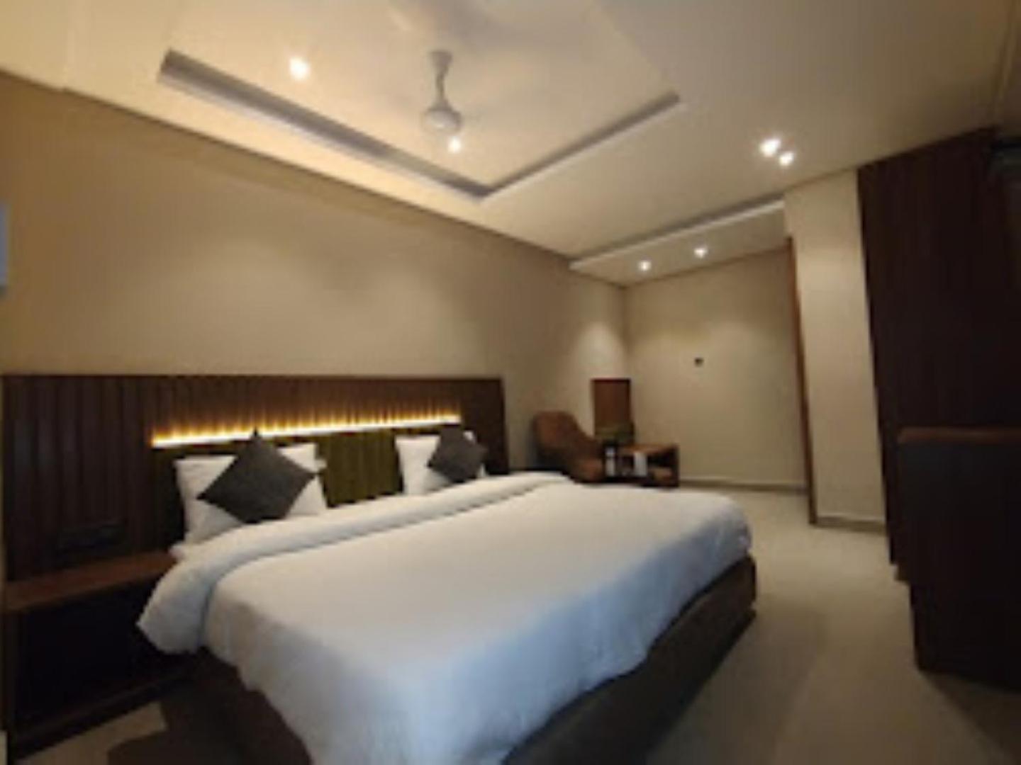 The Gagan Plaza Hotel Kanpur Exteriör bild