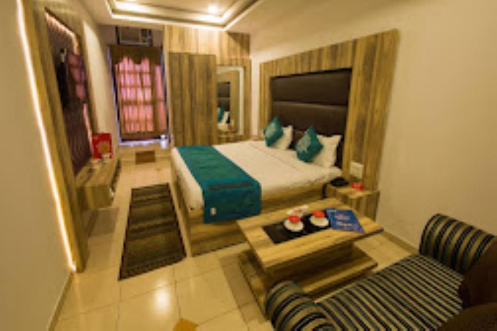 The Gagan Plaza Hotel Kanpur Exteriör bild